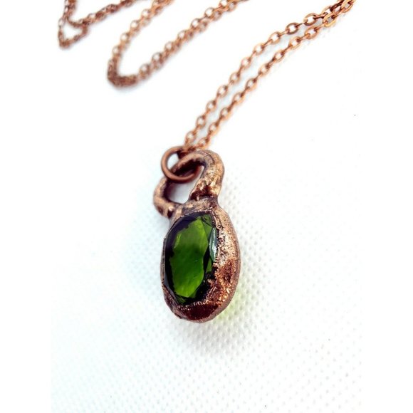 Green Crystal Necklace - Picture 9 of 12
